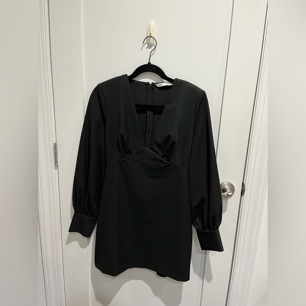 Zara long sleeve v neck dress